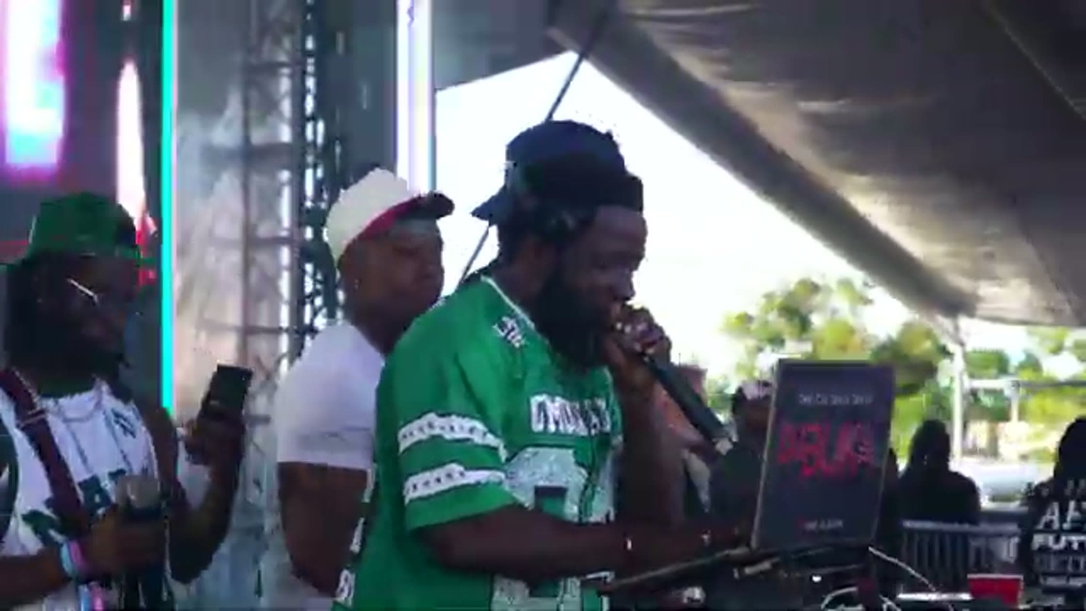 DJ Obi live event coverage on stage